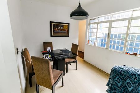 Casa à venda com 176m², 4 quartos e 2 vagas Casa à venda com 176m², 4 quartos e 2 vagasDetalhe Sala