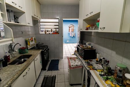 Casa à venda com 176m², 4 quartos e 2 vagas Casa à venda com 176m², 4 quartos e 2 vagasCozinha