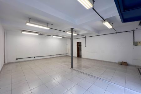Casa à venda com 120m², 2 quartos e 4 vagas Casa à venda com 120m², 2 quartos e 4 vagasGaragem