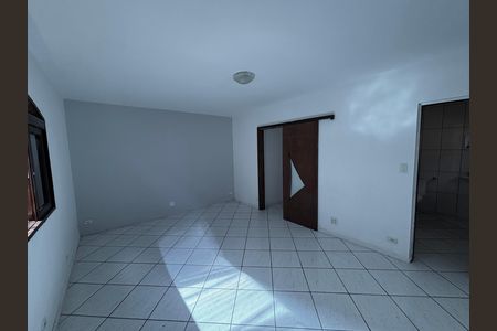 Casa para alugar com 70m², 2 quartos e 1 vaga Casa para alugar com 70m², 2 quartos e 1 vagaSuite