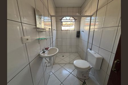 Casa para alugar com 70m², 2 quartos e 1 vaga Casa para alugar com 70m², 2 quartos e 1 vagaBanheiro