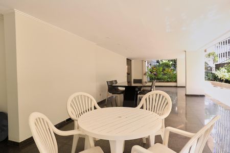 Apartamento para alugar com 250m², 4 quartos e 3 vagasÁrea comum - Salão de festas