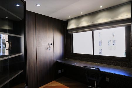 Apartamento para alugar com 250m², 4 quartos e 3 vagasEscritório