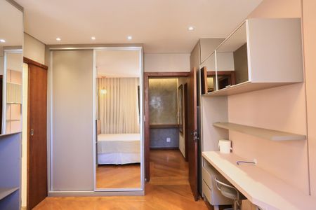 Apartamento para alugar com 250m², 4 quartos e 3 vagasSuíte 2