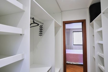 Apartamento para alugar com 250m², 4 quartos e 3 vagasCloset da suíte