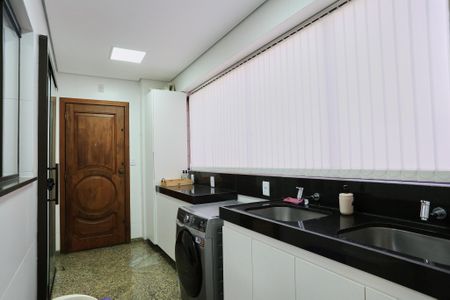 Apartamento para alugar com 250m², 4 quartos e 3 vagasÁrea de Serviço