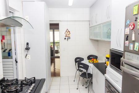 Apartamento à venda com 117m², 4 quartos e 2 vagasCozinha e Área de Serviço