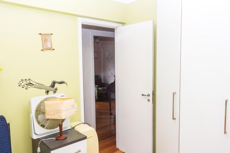 Apartamento à venda com 117m², 4 quartos e 2 vagasQuarto 2