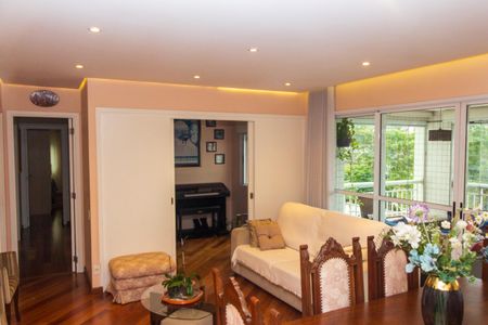 Apartamento à venda com 117m², 4 quartos e 2 vagasSala