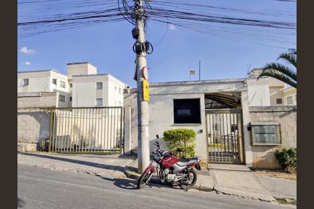 Apartamento à venda com 42m², 2 quartos e 1 vaga Apartamento à venda com 42m², 2 quartos e 1 vagaFachada e portaria