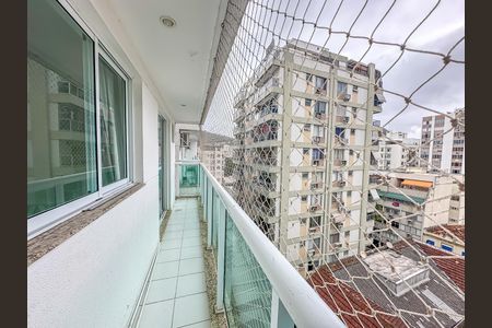 Apartamento para alugar com 62m², 2 quartos e 1 vagaSacada/Sala