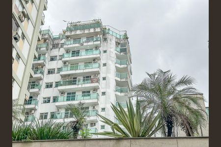 Apartamento para alugar com 62m², 2 quartos e 1 vagaFachada