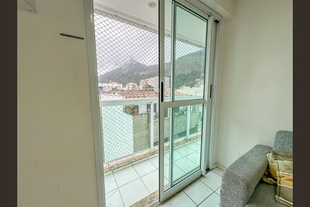 Apartamento para alugar com 62m², 2 quartos e 1 vagaSacada/Sala