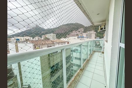 Apartamento para alugar com 62m², 2 quartos e 1 vagaSacada/Sala