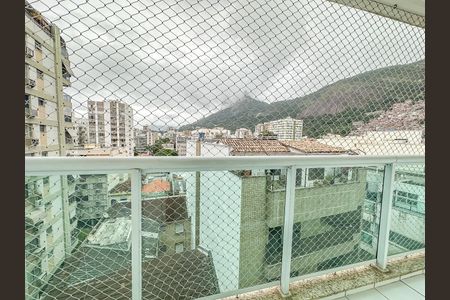 Apartamento para alugar com 62m², 2 quartos e 1 vagaSacada/Sala