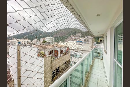 Apartamento para alugar com 62m², 2 quartos e 1 vagaSacada/Sala