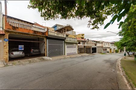 Casa para alugar com 203m², 4 quartos e 2 vagas Casa para alugar com 203m², 4 quartos e 2 vagasFachada