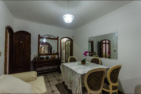 Casa para alugar com 203m², 4 quartos e 2 vagas Casa para alugar com 203m², 4 quartos e 2 vagasSala