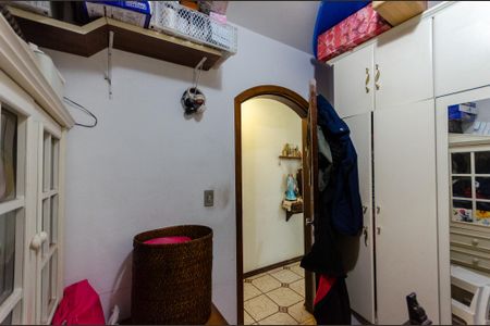 Casa para alugar com 203m², 4 quartos e 2 vagas Casa para alugar com 203m², 4 quartos e 2 vagasQuarto 1