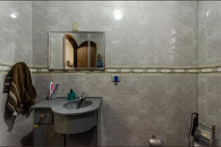 Casa para alugar com 203m², 4 quartos e 2 vagas Casa para alugar com 203m², 4 quartos e 2 vagasBanheiro Social