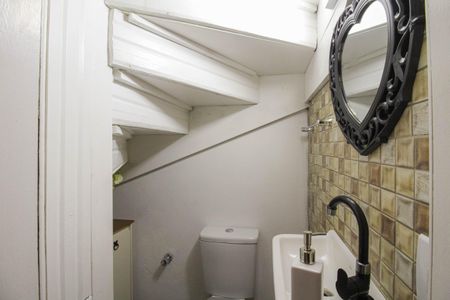 Casa de condomínio à venda com 100m², 3 quartos e 2 vagasLavabo