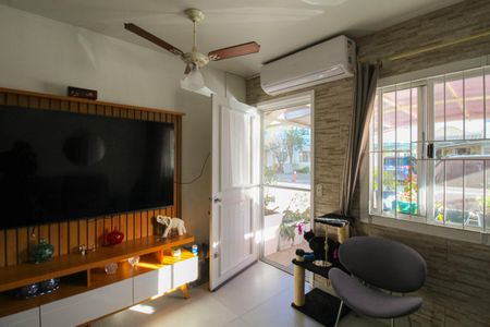 Casa de condomínio à venda com 100m², 3 quartos e 2 vagasSala