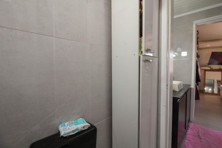 Casa de condomínio à venda com 100m², 3 quartos e 2 vagasBanheiro da Suíte