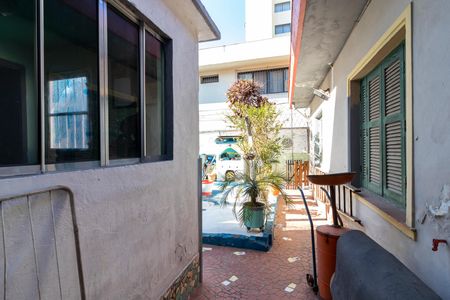 Casa à venda com 350m², 3 quartos e 2 vagasCorredor Lateral