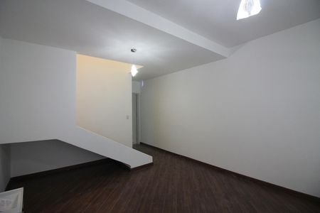 Casa à venda com 123m², 3 quartos e 2 vagasSala