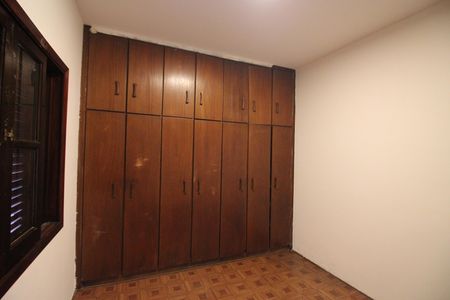 Casa à venda com 123m², 3 quartos e 2 vagasQuarto 2