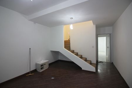 Casa à venda com 123m², 3 quartos e 2 vagasSala