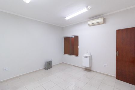 Casa à venda com 233m², 6 quartos e 2 vagas Casa à venda com 233m², 6 quartos e 2 vagasSuíte 4