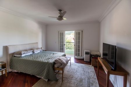 Casa de condomínio para alugar com 268m², 3 quartos e 3 vagasSuíte