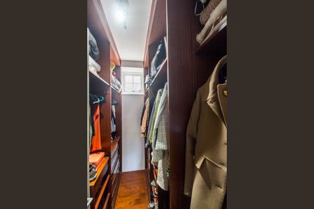 Casa de condomínio para alugar com 268m², 3 quartos e 3 vagasCloset da suíte