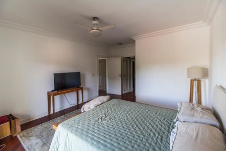 Casa de condomínio para alugar com 268m², 3 quartos e 3 vagasSuíte