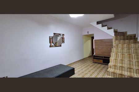 Casa à venda com 128m², 2 quartos e 2 vagas Casa à venda com 128m², 2 quartos e 2 vagasSala