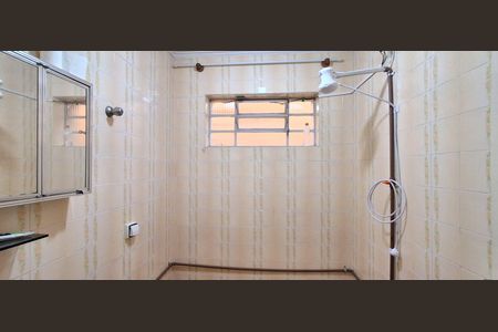 Casa à venda com 128m², 2 quartos e 2 vagas Casa à venda com 128m², 2 quartos e 2 vagasBanheiro de Serviço