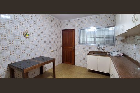 Casa à venda com 128m², 2 quartos e 2 vagas Casa à venda com 128m², 2 quartos e 2 vagasCozinha