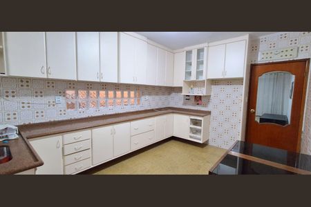 Casa à venda com 128m², 2 quartos e 2 vagas Casa à venda com 128m², 2 quartos e 2 vagasCozinha