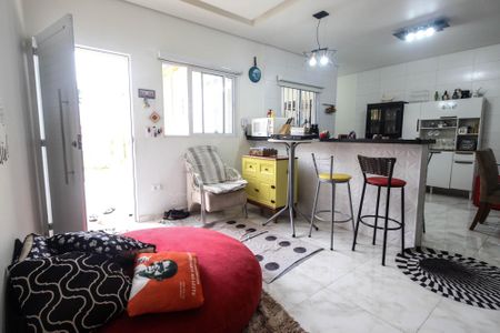 Casa à venda com 92m², 2 quartos e 3 vagas Casa à venda com 92m², 2 quartos e 3 vagasSala