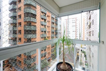 Apartamento à venda com 107m², 3 quartos e 2 vagas Apartamento à venda com 107m², 3 quartos e 2 vagasVaranda da Suíte