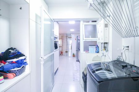 Apartamento à venda com 107m², 3 quartos e 2 vagas Apartamento à venda com 107m², 3 quartos e 2 vagasÁrea de Serviço