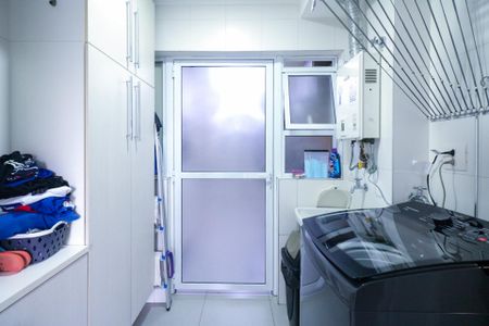 Apartamento à venda com 107m², 3 quartos e 2 vagas Apartamento à venda com 107m², 3 quartos e 2 vagasÁrea de Serviço