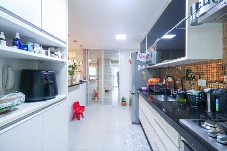 Apartamento à venda com 107m², 3 quartos e 2 vagas Apartamento à venda com 107m², 3 quartos e 2 vagasCozinha