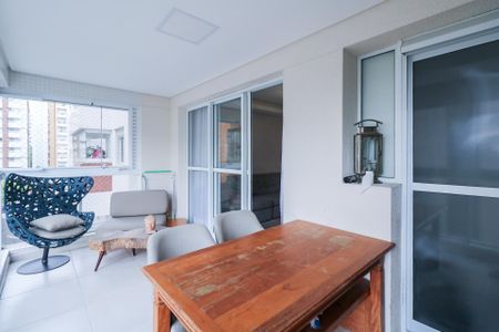 Apartamento à venda com 107m², 3 quartos e 2 vagas Apartamento à venda com 107m², 3 quartos e 2 vagasVaranda Gourmet