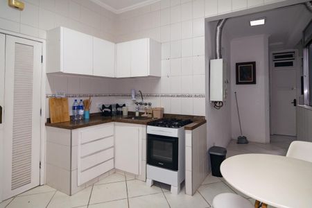 Apartamento à venda com 120m², 2 quartos e 1 vaga Apartamento à venda com 120m², 2 quartos e 1 vagaCozinha