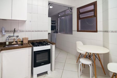 Apartamento à venda com 120m², 2 quartos e 1 vaga Apartamento à venda com 120m², 2 quartos e 1 vagaCozinha