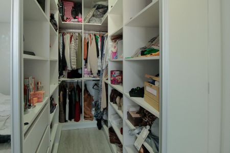 Apartamento à venda com 110m², 3 quartos e 2 vagasCloset da suíte