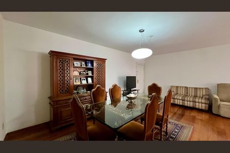Apartamento para alugar com 163m², 3 quartos e 1 vaga Apartamento para alugar com 163m², 3 quartos e 1 vagaSala de Jantar