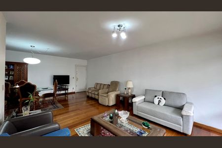 Apartamento para alugar com 163m², 3 quartos e 1 vaga Apartamento para alugar com 163m², 3 quartos e 1 vagaSala